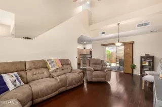 Photo #6: 6569942 Listing