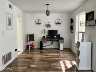 Photo #5: 6570108 Listing