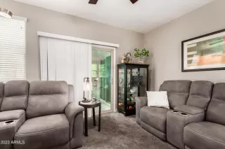 Photo #4: 6570209 Listing