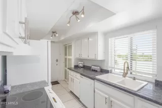 Photo #6: 6570335 Listing