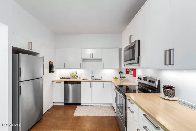 MLS: 6570753 Condo For Sale