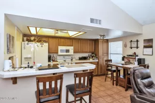 Photo #2: 6570909 Listing