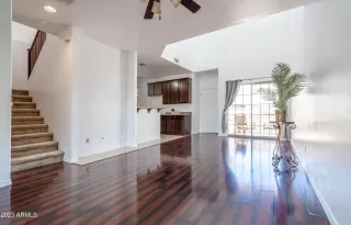 Photo #5: 6570988 Listing