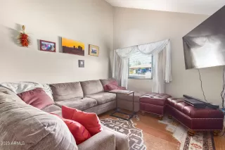 Photo #5: 6571178 Listing