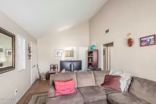 Photo #6: 6571178 Listing