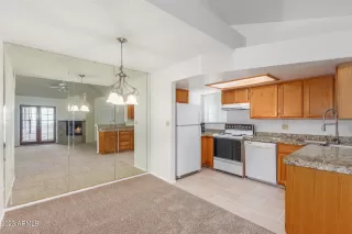 Photo #5: 6571437 Listing 