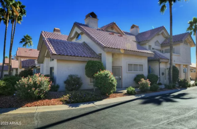 MLS: 6571462 Condo For Sale