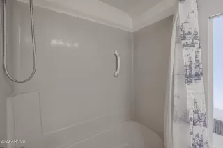 Photo #5: 6571615 Listing