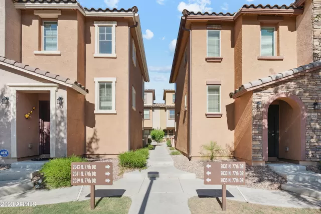 MLS: 6571681 Condo For Sale