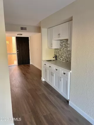 Photo #4: 6571707 Listing