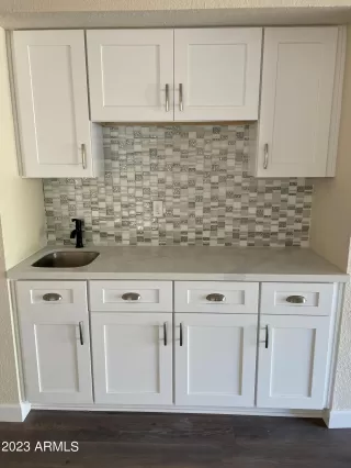 Photo #5: 6571707 Listing