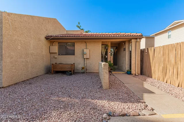 MLS: 6571784 Condo For Sale