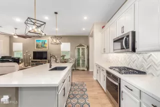 Photo #2: 6572260 Listing