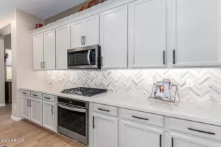Photo #3: 6572260 Listing