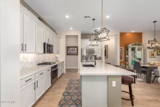 Photo #5: 6572260 Listing