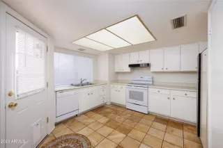 Photo #6: 6572882 Listing