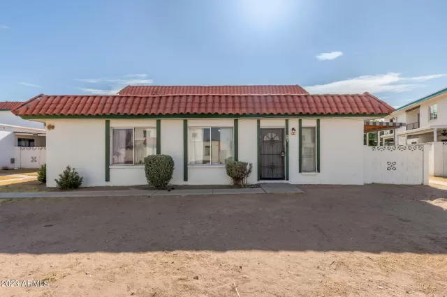MLS: 6573192 Condo For Sale