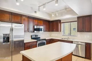 Photo #5: 6573636 Listing