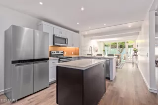 Photo #3: 6573644 Listing