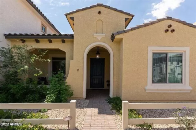 MLS: 6573883 Condo For Sale