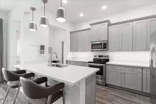 Photo #3: 6573883 Listing 