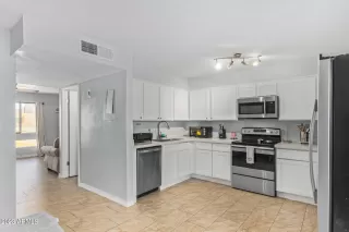 Photo #4: 6574027 Listing 