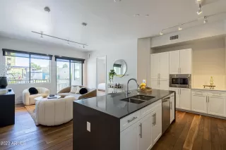 Photo #4: 6574208 Listing