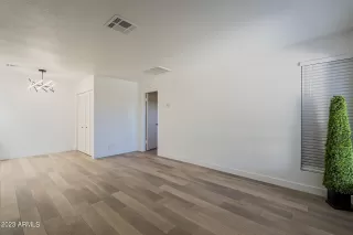 Photo #4: 6574268 Listing