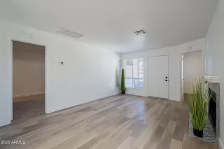 Photo #5: 6574268 Listing