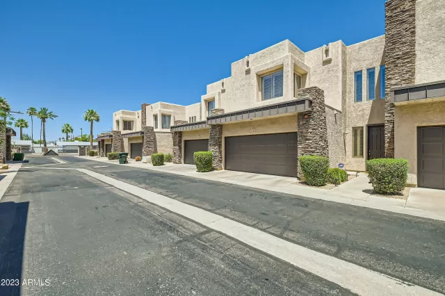 MLS: 6574338 Condo For Sale