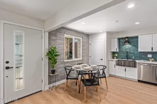 Photo #6: 6574859 Listing