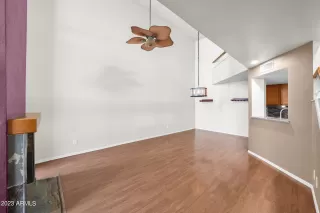 Photo #5: 6574999 Listing