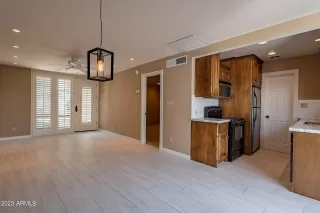 Photo #5: 6575117 Listing