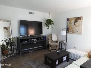 Photo #5: 6575231 Listing