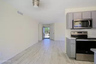 Photo #5: 6576010 Listing