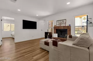 Photo #3: 6576401 Listing