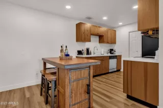 Photo #4: 6576401 Listing