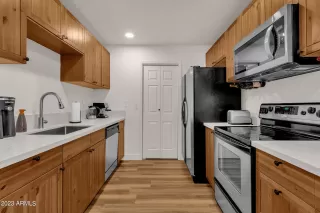 Photo #6: 6576401 Listing