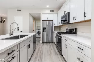 Photo #3: 6576458 Listing