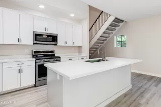 Photo #4: 6576458 Listing