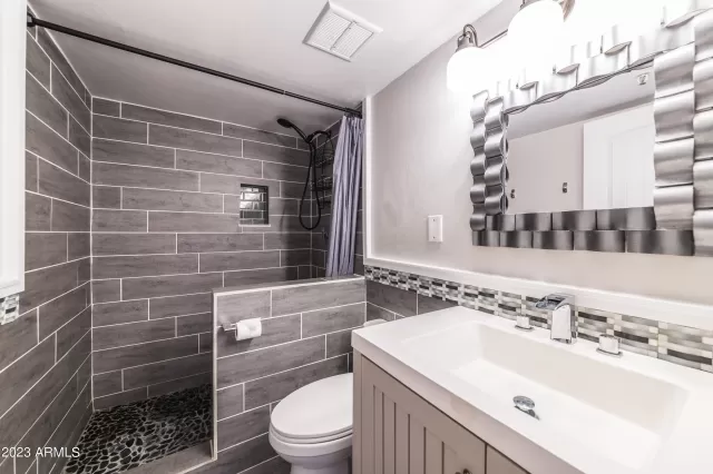 MLS: 6576570 Condo For Sale