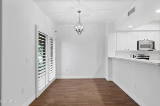 Photo #3: 6576642 Listing