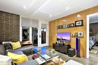 Photo #2: 6576799 Listing