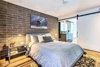 Photo #3: 6576799 Listing