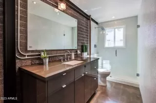 Photo #4: 6576799 Listing