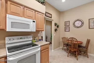 Photo #6: 6576991 Listing 