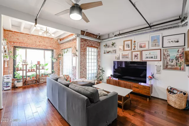 MLS: 6577467 Condo For Sale