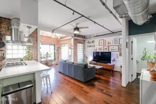 Photo #3: 6577467 Listing