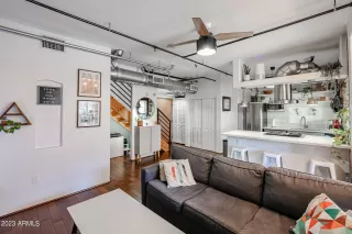 Photo #4: 6577467 Listing