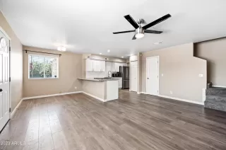 Photo #5: 6577602 Listing 